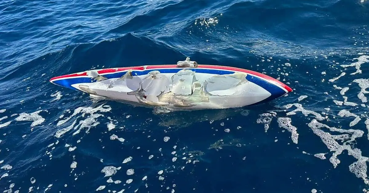 Localizan partes de la avioneta desaparecida en el Mar de Cortés