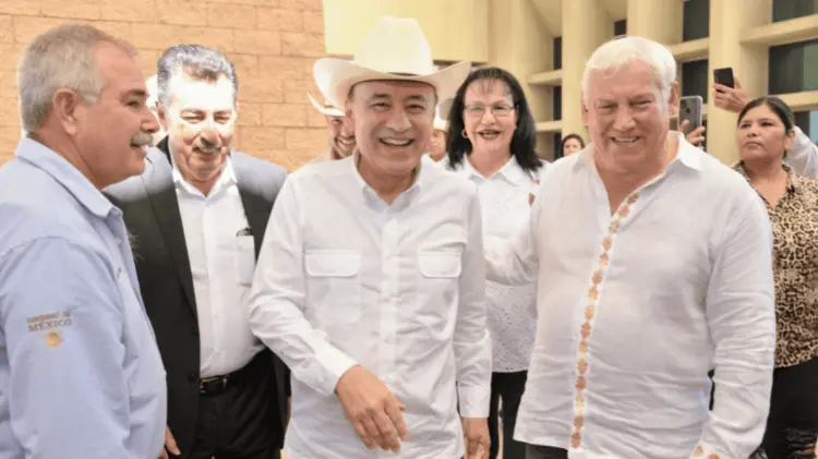 El gobernador de Sonora, Alfonso Durazo, destacó el cambio de patrones de cultivo. (Foto: Cortesía)