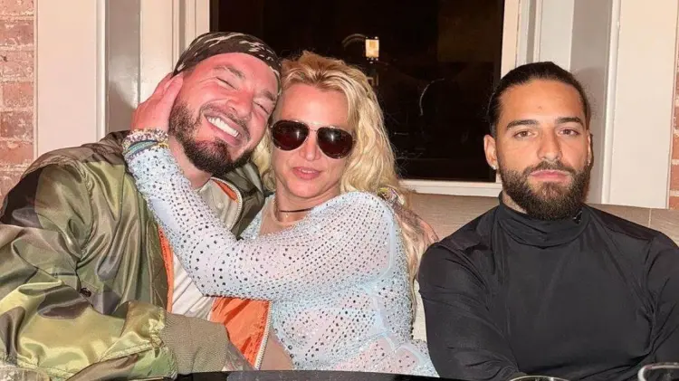 En redes ha circulado una foto donde aparecen Britney Spears, J Balvin y Maluma. (Tomada de redes)