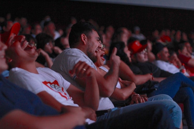 Ríen a carcajadas con Mike Salazar en Hermosillo