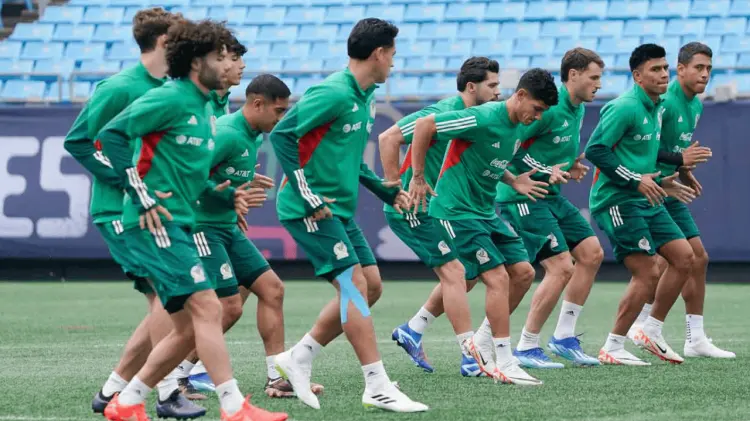 Javier Aguirre anuncia convocatoria de 26 jugadores para la Selección Mexicana en 2025