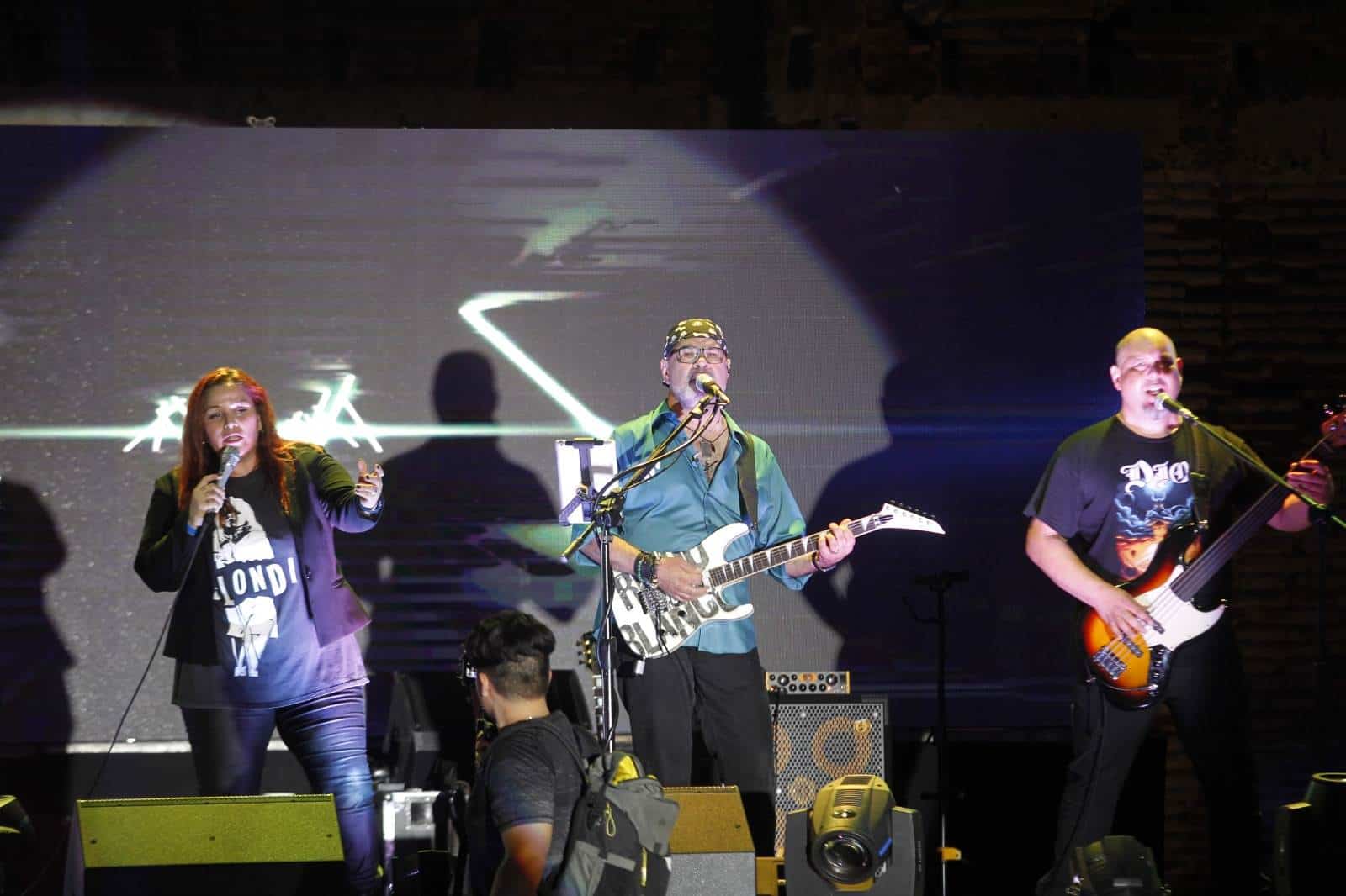 Rockeando por Ellos