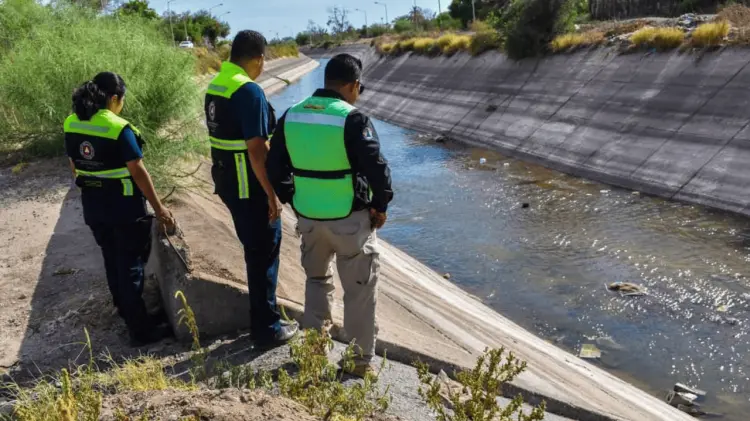 Realizan supervisión de canales ante las posible llegada de agua. (Foto: John Castellón/EXPRESO)