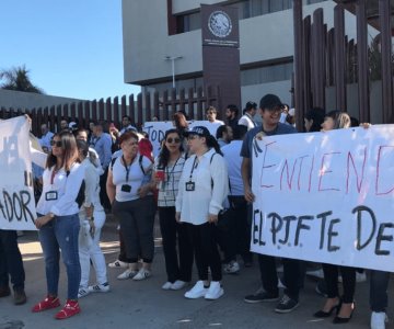 Trabajadores del Poder Judicial votan a favor del paro de labores