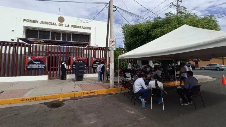 Desde el pasado jueves 19 de octubre iniciaron con el paro de labores. (Foto: Ana Camargo/EXPRESO)
