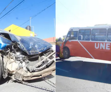 Camión y camioneta chocan en la colonia Olivares por ignorar el semáforo