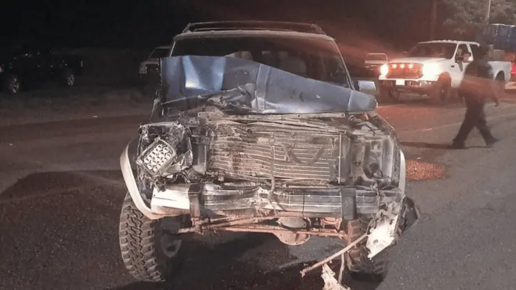 La vaca fue impactada con todo el frente del vehículo. (Foto: Especial/EXPRESO)