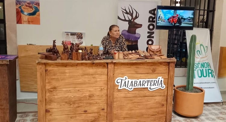 De Navojoa para el mundo: Lourdes presume artesanías en Festival Cervantino