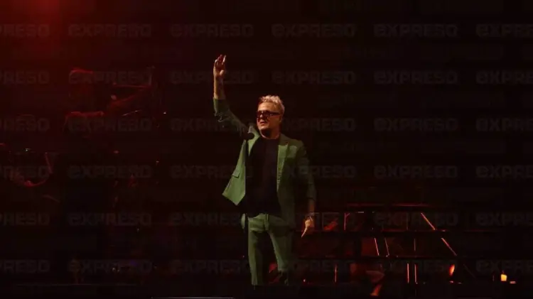 Se despidió del público agradecido y visiblemente feliz. (Foto: Cristian Ruiz / EXPRESO)