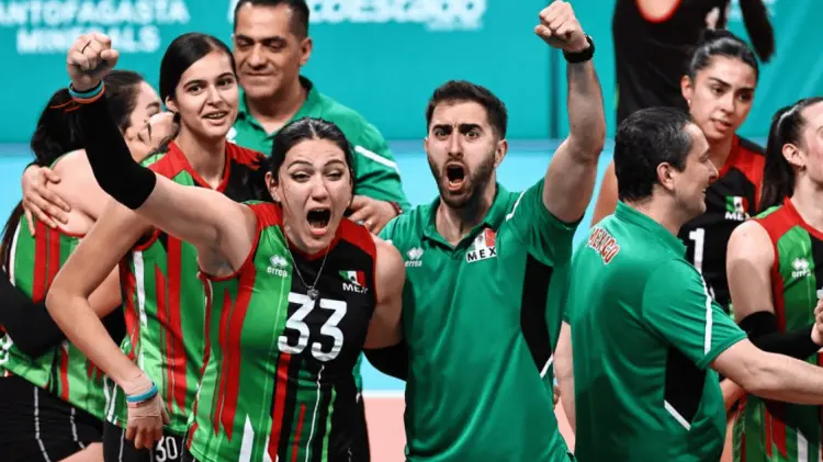 Karina Flores (#33) participó en la consecución del bronce. (Foto: Especial/EXPRESO)