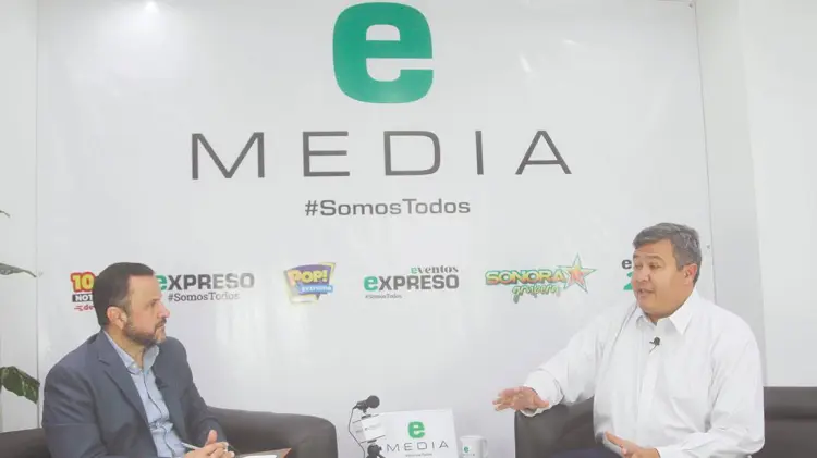 Octavio Almada en entrevista para E-Media. (Foto: Jesús Ballesteros / EXPRESO)