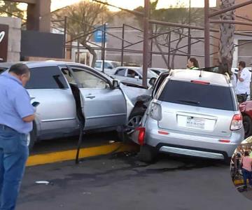 Aparatoso accidente automovilístico en bulevar Ganaderos