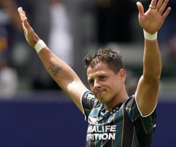 Chicharito Hernández se despide de LA Galaxy tras cuatro temporadas