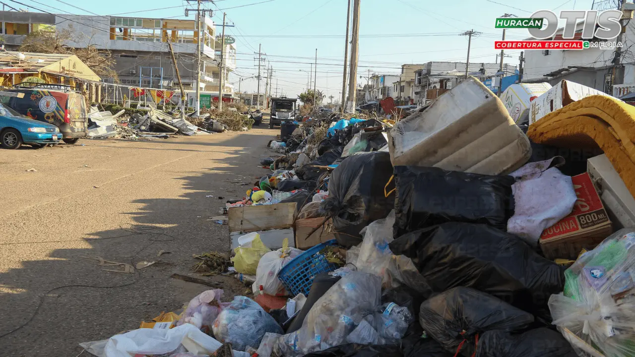 Acapulqueños se activan en labores de limpieza