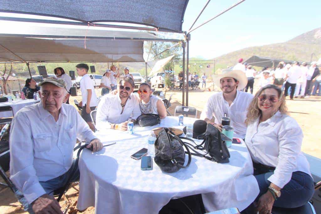 Un estrecho lazo los une: Celebra Clan Aguirre su onceava reunión familiar