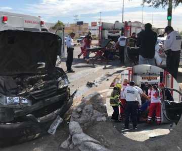 Aparatoso choque deja un lesionado al sur de Hermosillo