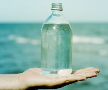 Buena salud o la muerte: ¿Qué pasa si bebes agua de mar todos los días?