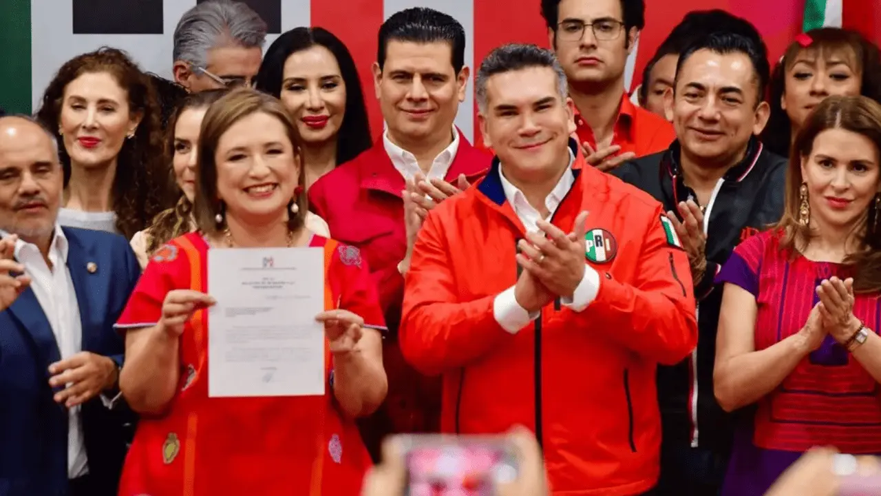 Xóchitl Gálvez se registra como precandidata del PRI a la Presidencia