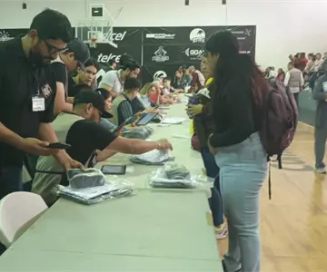 Inicia SEC entrega de uniformes escolares en Guaymas