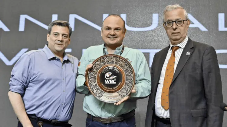 Dicho galardón fue entregado por Mauricio Sulaimán, presidente del WBC. (Foto: Especial / EXPRESO)