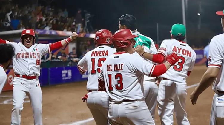 México derrotó a EU en la Súper Ronda de la Mundial de Softbol sub-18. (Foto: Jorge Flores/EXPRESO)
