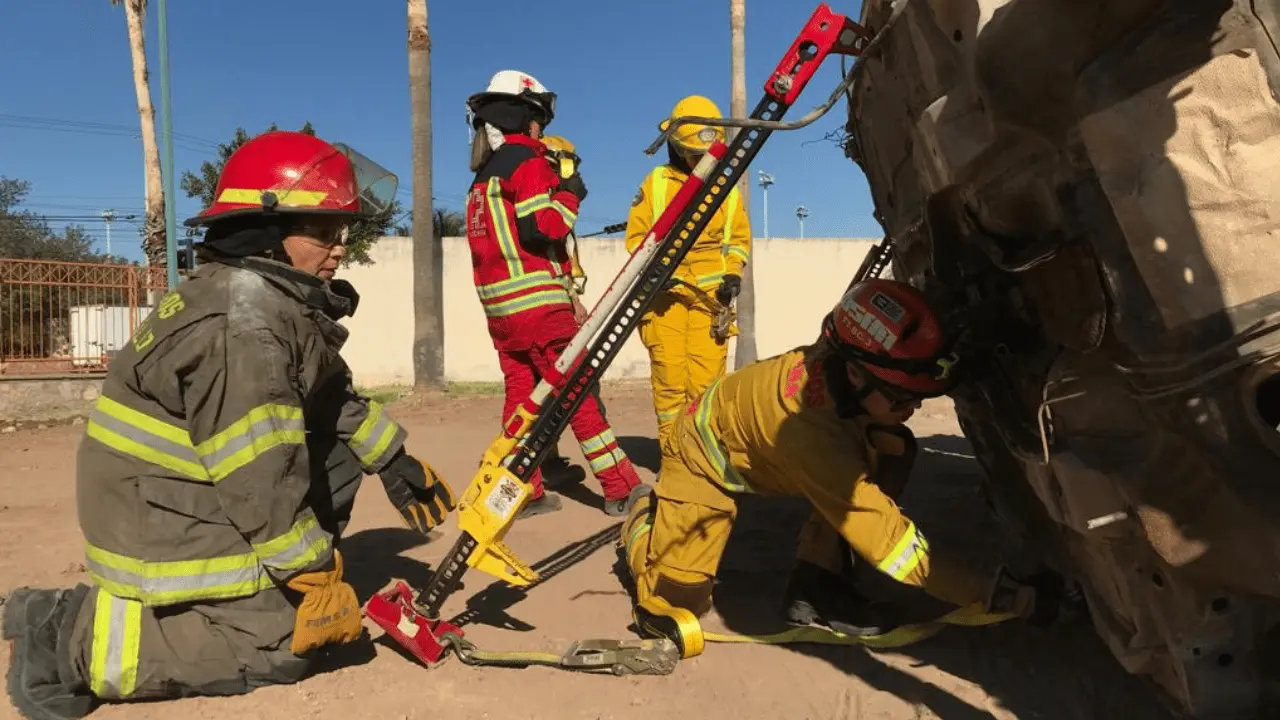 Termina con éxito el tercer Congreso de Mujeres Bombero en Hermosillo