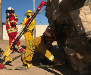 Termina con éxito el tercer Congreso de Mujeres Bombero en Hermosillo