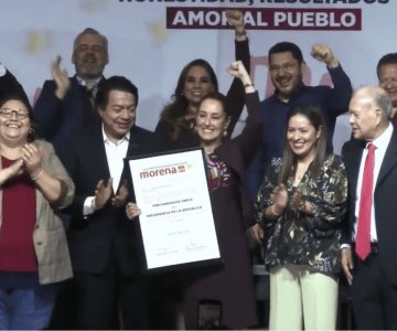 Recibe Claudia Sheinbaum constancia de precandidata única a la Presidencia