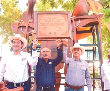 Moctezuma rompe Récord Guinness con la silla de montar más grande