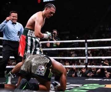 David Benavidez aplasta a Andrade y reta a Canelo para 2024