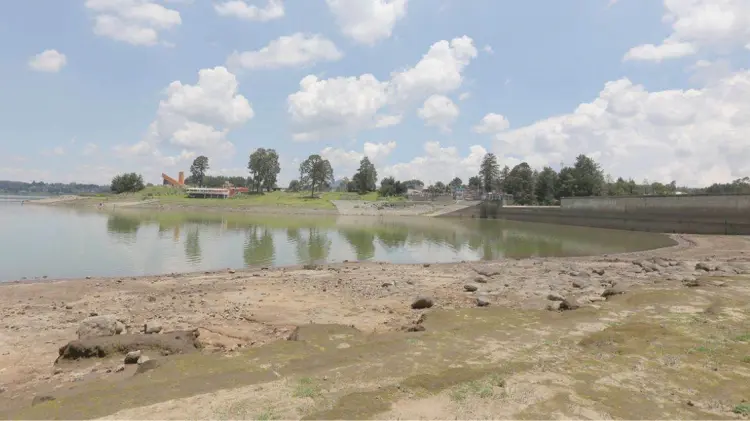 Los problemas hídricos se agravan en el país por la sequía y cambio climático. (Reforma/EXPRESO)