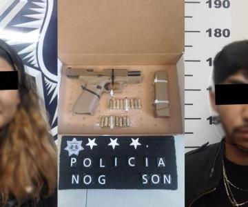 Pareja amenaza a taxista con arma de fuego