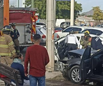 Aparatoso accidente en colonia Ley 57 por un corte de circulación