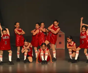 Celebran festival navideño Ego Dance & Fitness