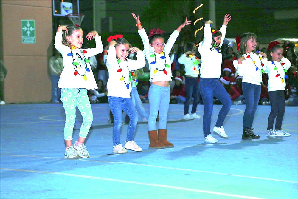 Colegio Liceo Thezia celebra su tradicional Festival Navideño
