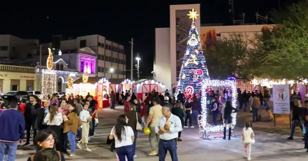 Inauguran Villa Navideña en la plaza Alonso Vidal