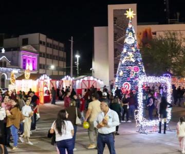 Inauguran Villa Navideña en la plaza Alonso Vidal