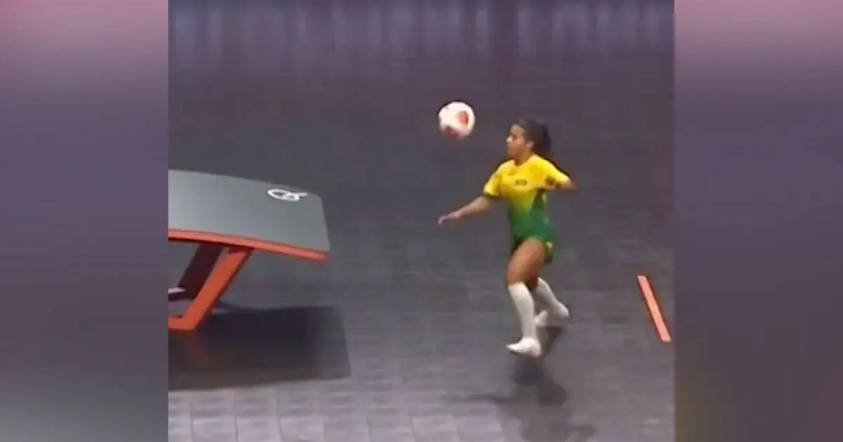 Emocionante punto de un minuto en Mundial de Teqball maravilla a Ronaldinho