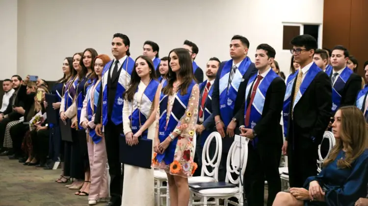 Egresados del Tec de Monterrey Campus Sonora Norte (Foto: Cortesía / EXPRESO )
