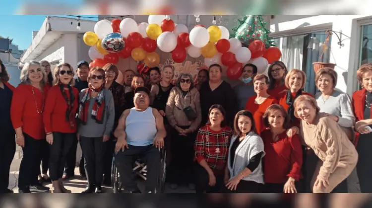 Pacientes del albergue oncológico Dora Alicia Mazón de Molina festejaron su posada. (Foto: EXPRESO)