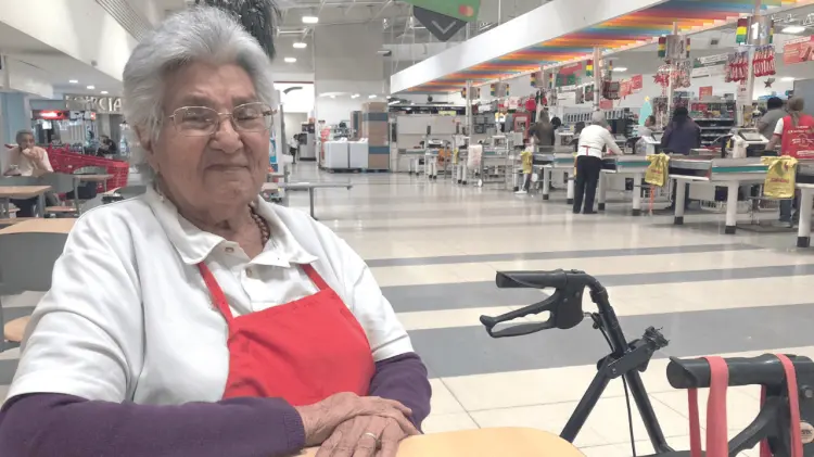 Amelia disfruta de esta actividad, aunque ya se siente un poco cansada. (Foto: Especial / EXPRESO)