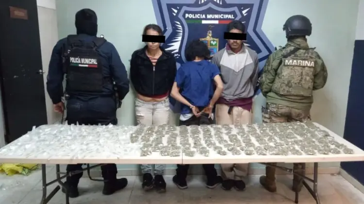 El menor fue detenido por las autoridades junto a su tía y otro hombre,. (Foto: Cortesía)