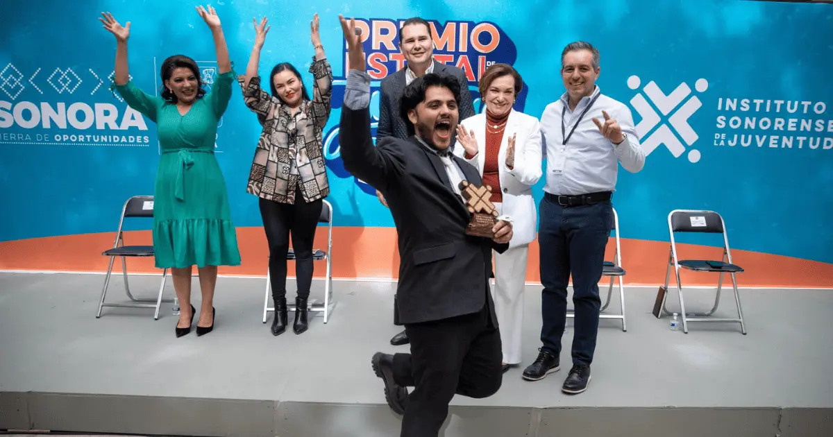 José Gálvez, miembro de la comunidad sorda, Premio Estatal de la Juventud