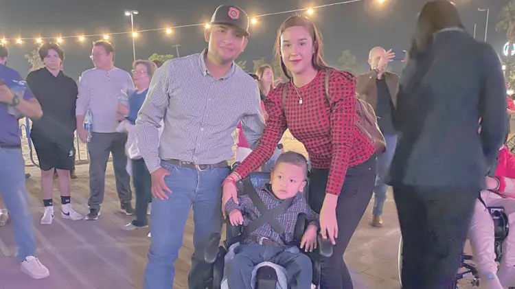 Con la ayuda de sus padres y su familia, Sebastián ha salido adelante. (Foto: Cristian Ruiz/EXPRESO)