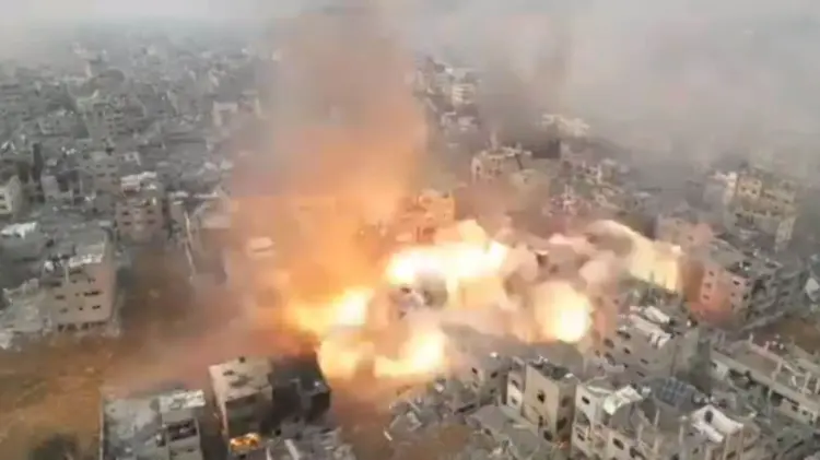 Videos de los bombardeos continúan circulando en redes. (Foto: Captura de video)