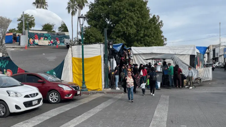 El Tianguis Navideño del Jardín Juárez ha tenido bajas ventas. (Foto: Sandra Solís/EXPRESO)