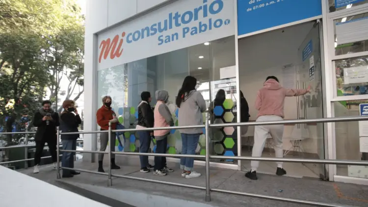 La demanda de la vacuna contra el Covid-19 superó la oferta. (Foto: El Universal/EXPRESO)