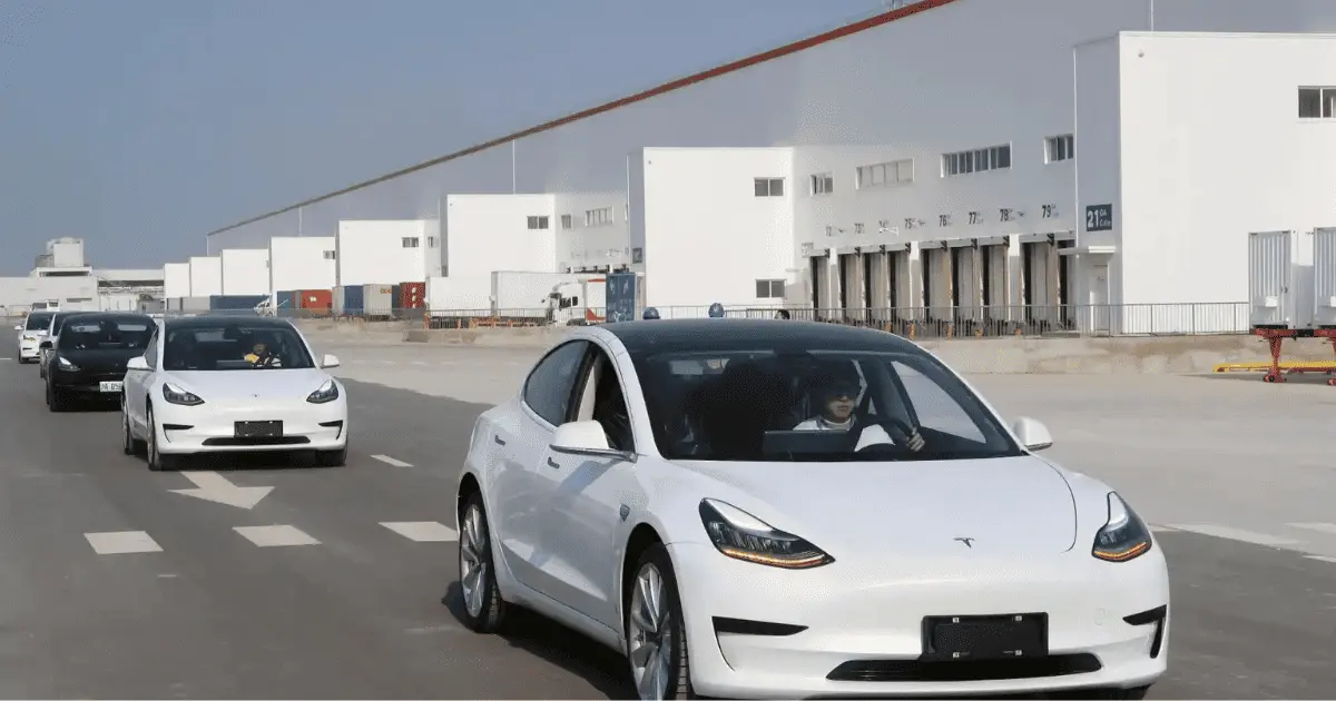 Tesla es la marca de automóviles con más accidentes, revela estudio