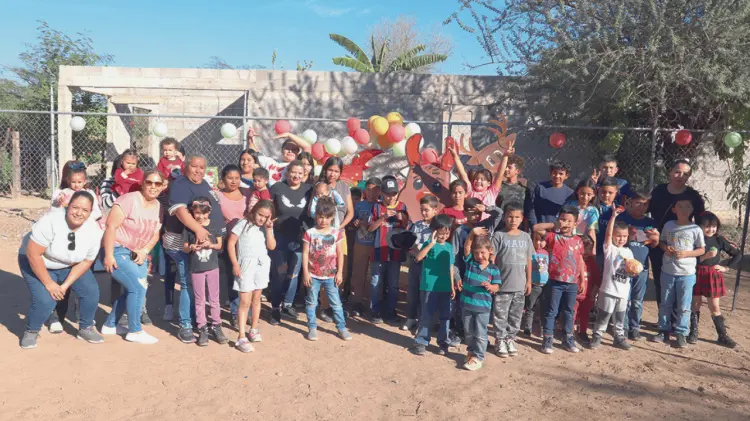 En la posada, alrededor de 50 niños recibieron obsequios y comida. (Fotos: Jorge Flores / EXPRESO)