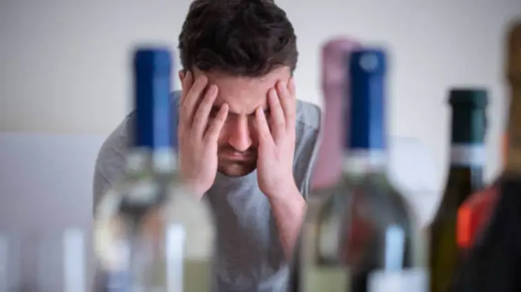 La resaca es provocada por la ingesta excesiva de alcohol. Foto: Especial/EXPRESO.